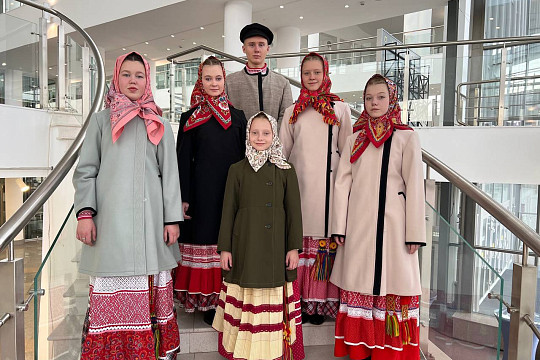  «Дивья красота»: нюксенский ансамбль «Боркунцы» победил на всероссийском конкурсе национальных костюмов