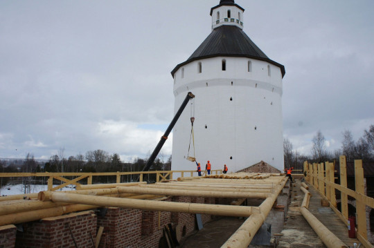 В Кирилло-Белозерском музее-заповеднике идет реставрация крепостных стен Нового города