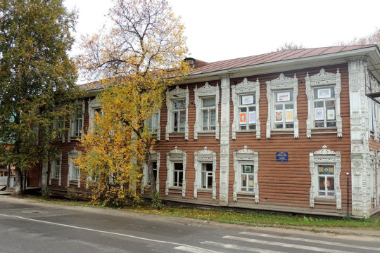 В Петровскую детскую художественную школу Тотемского района требуется преподаватель резьбы по дереву
