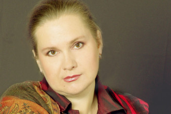 Елена Бухарина, директор театра