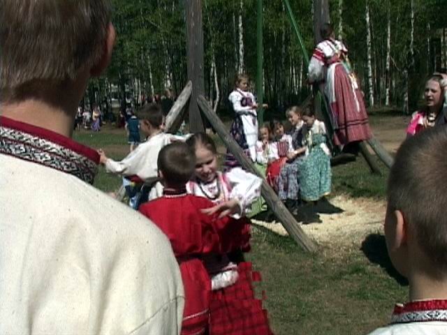 Продолжить "Хохловские игиища"