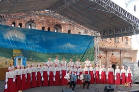 Концерт хора русской песни прошел в рамках фестиваля «Лето в Кремле»