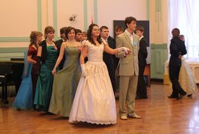 В областной библиотеке им. Бабушкина прошел Рождественский бал