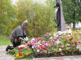 Память пронесём через века