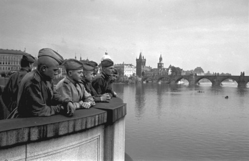 Памятная дата военной истории России: 6 мая 1945 года советские войска начали Пражскую операцию