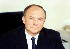 Губернатор области Вячеслав Позгалев поздравляет с Днем работника культуры