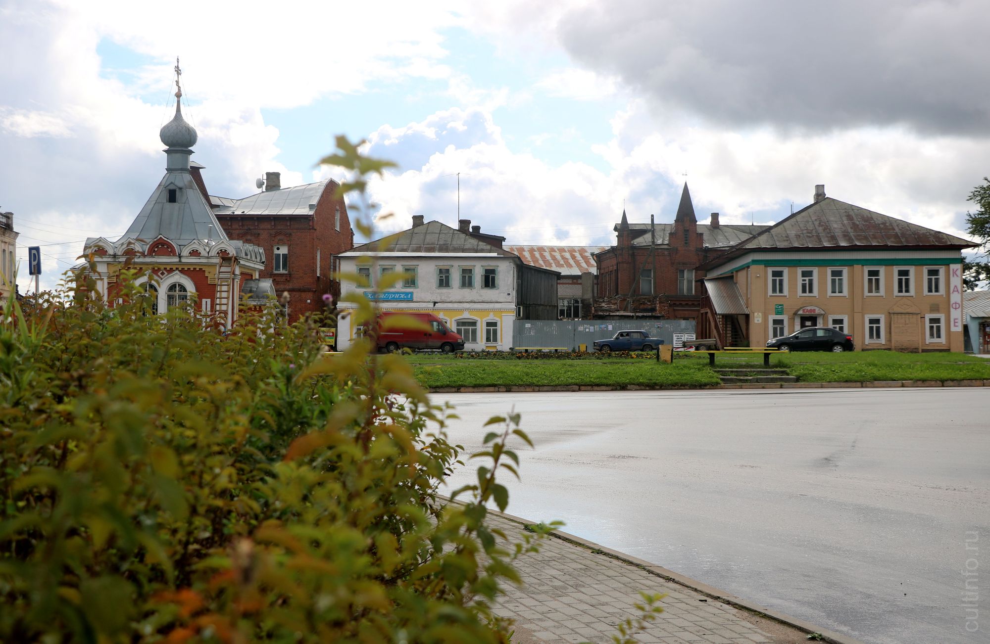 Купеческие особняки в центре Устья