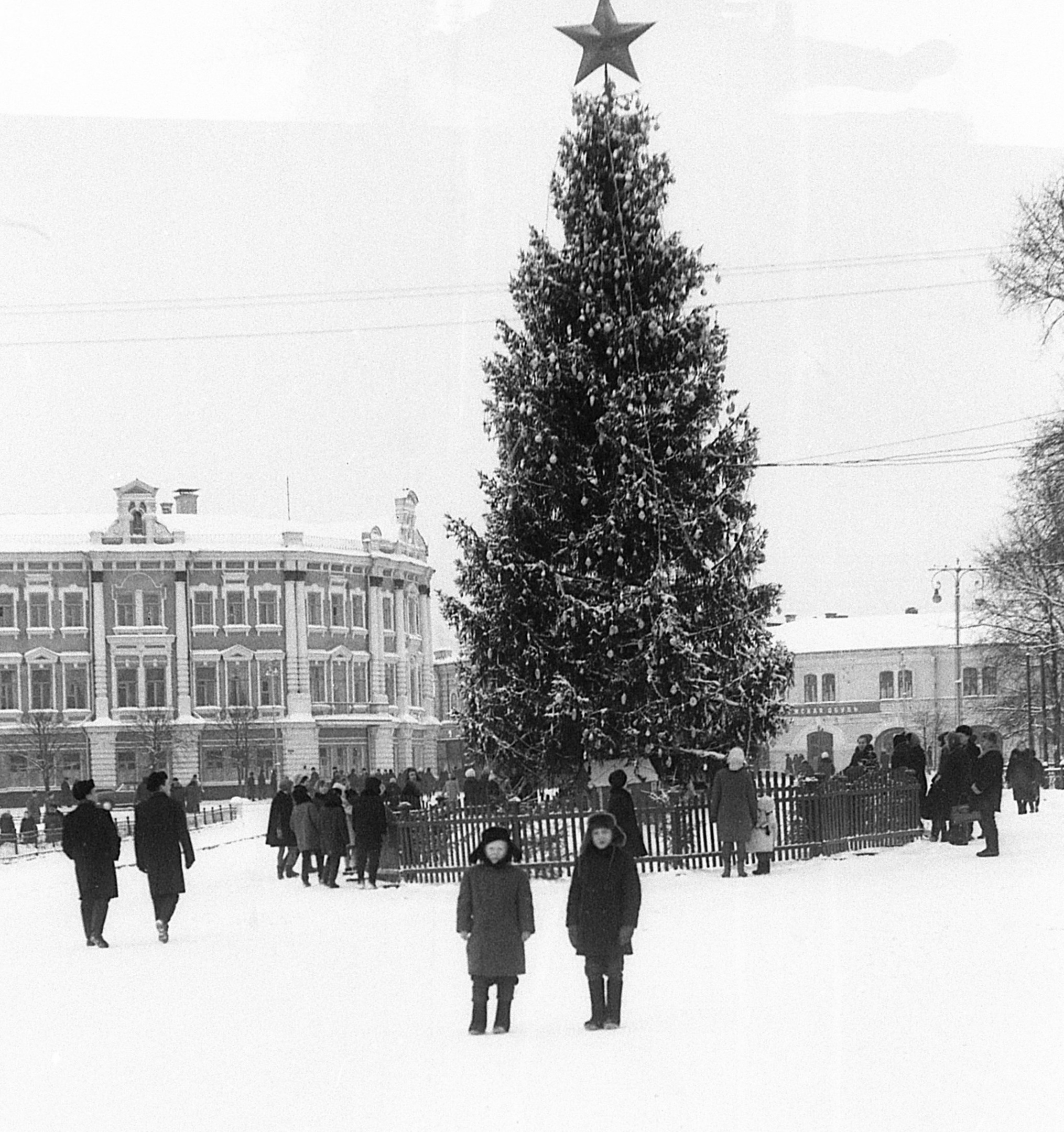 Новогодняя ёлка на пл.Революции. 1969 год. 