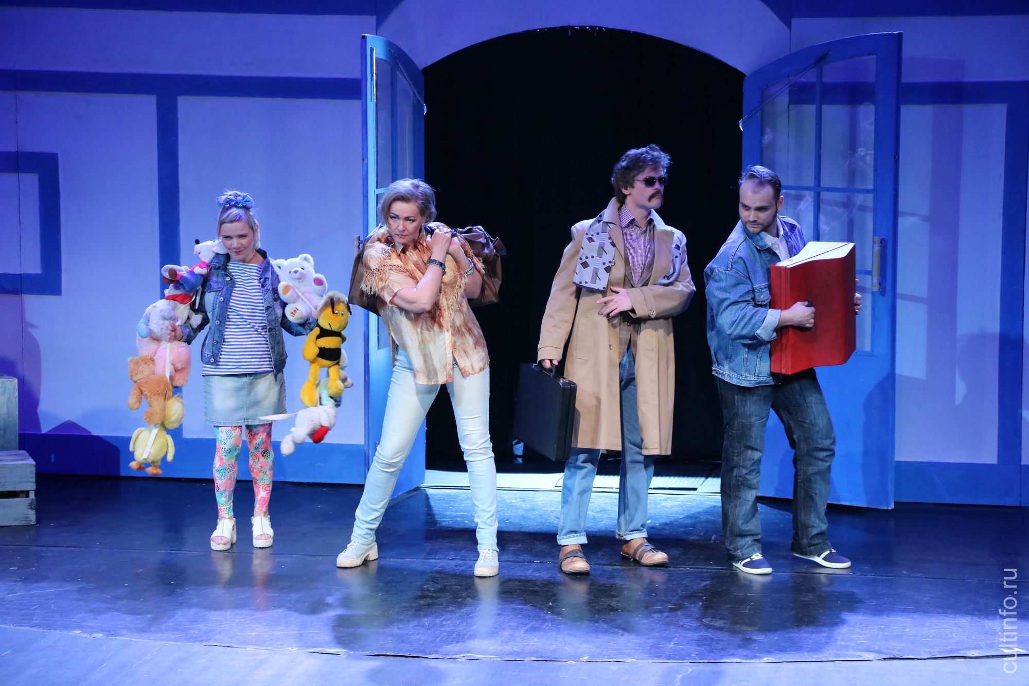 Спектакль Вологодского театра для детей и молодежи «Ностальгия по настоящему»