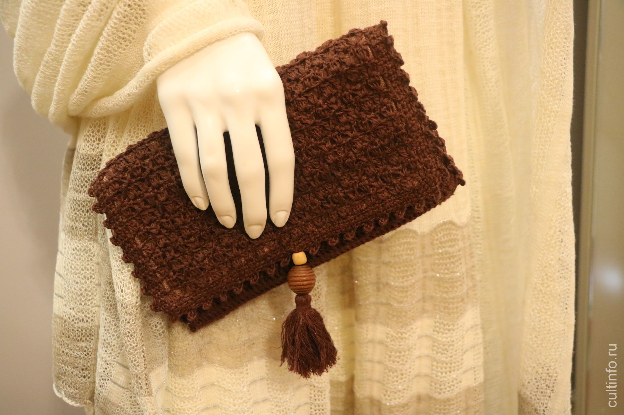 Выставка «Всё связано» открылась в Музее кружева