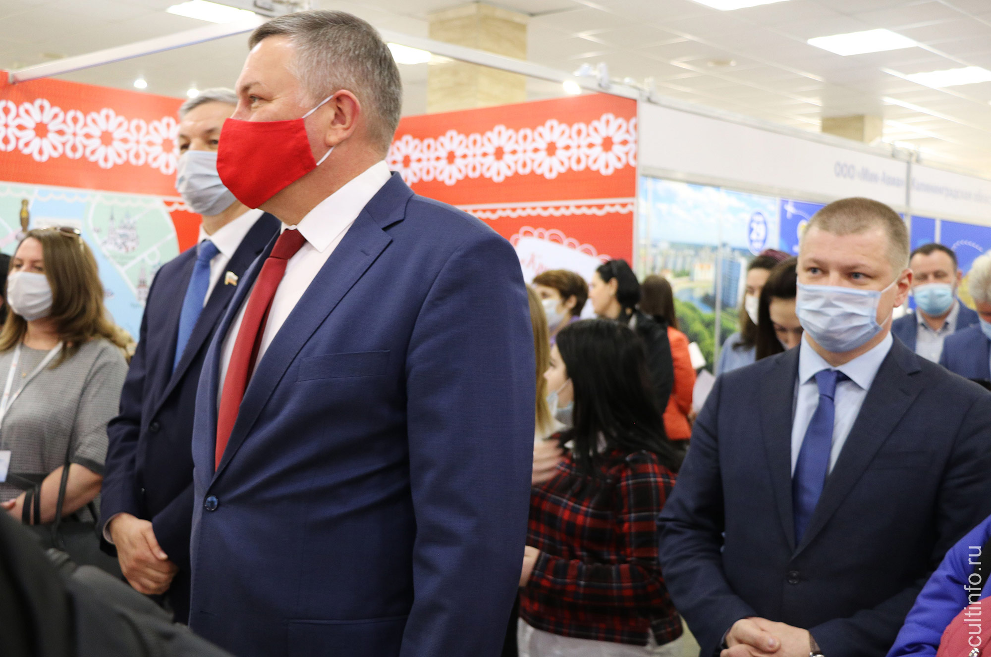 Открытие XIX Межрегиональной выставки «Ворота Севера» Открытие XIX Межрегиональной выставки «Ворота Севера»