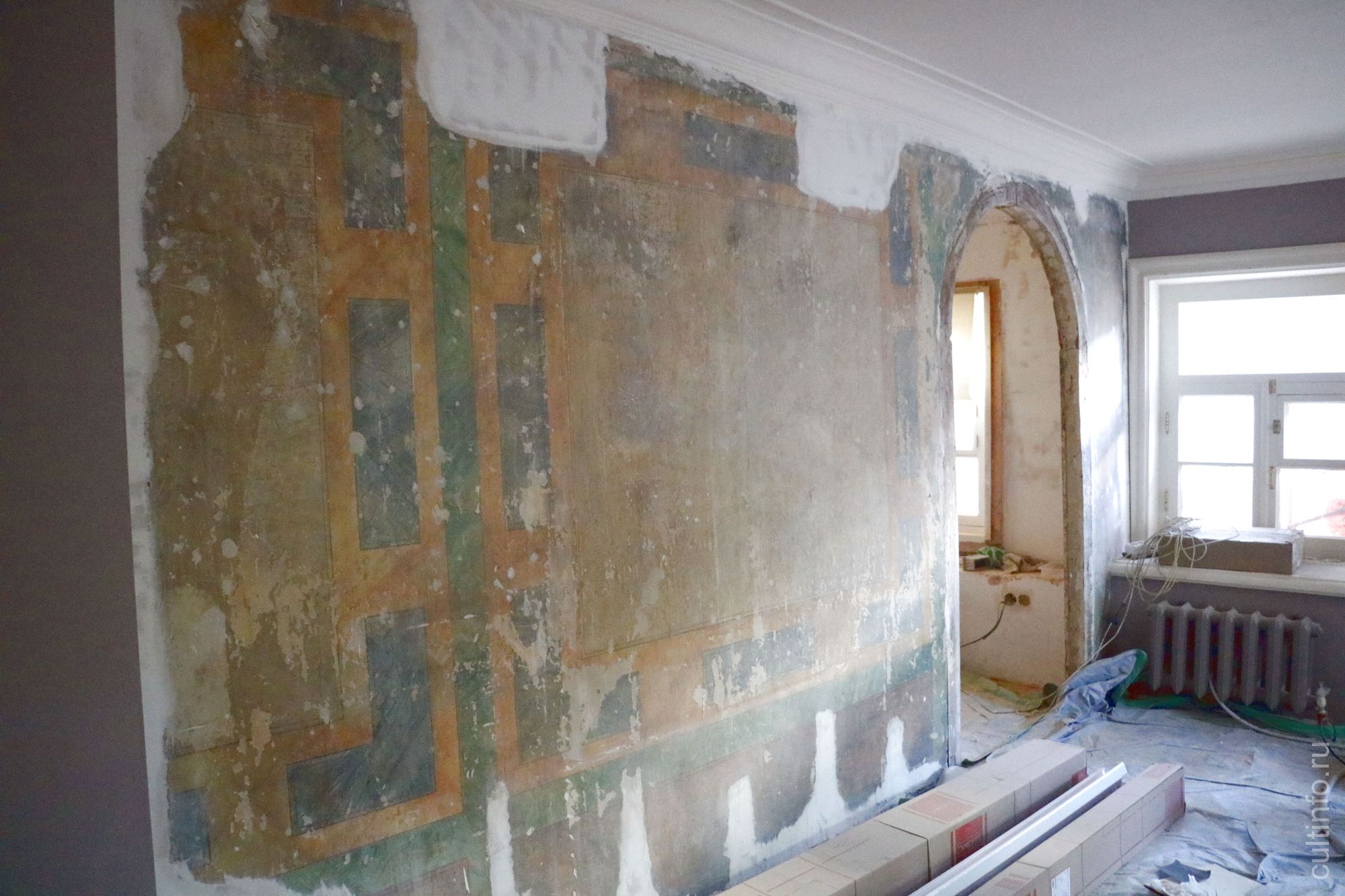 В доме купцов Пановых на Герцена, 38 в Вологде продолжается реставрация. Фото 8 июня 2022 года