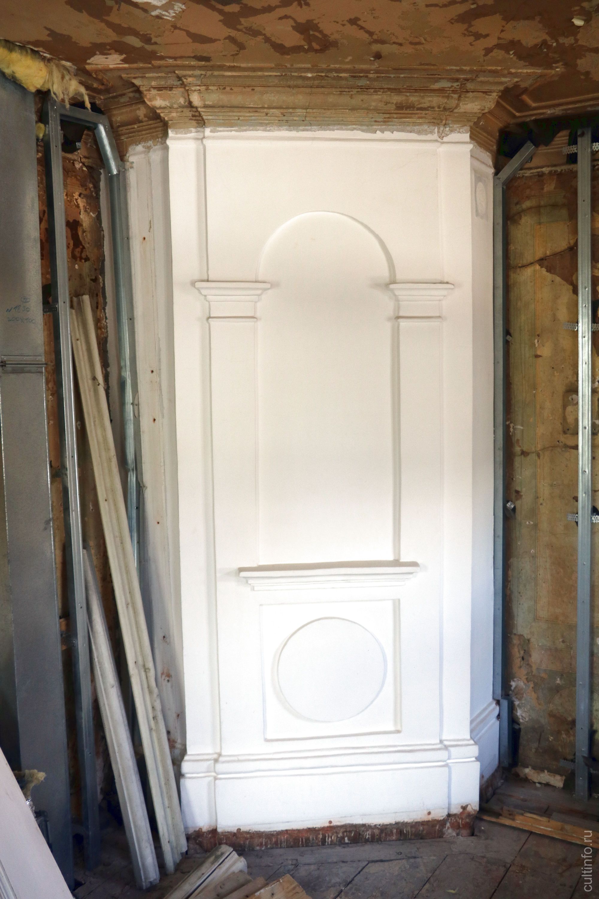 Белая «голландская» печь. Фото 8 июня 2022 года