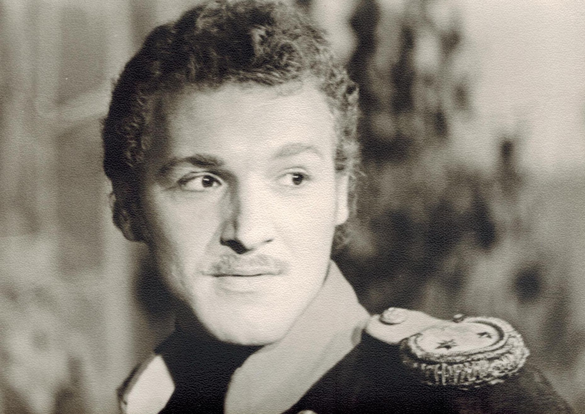 Анатолий Михасик в роли барона Дёнгофа в спектакле Вологодского драматического театра «Вешние воды»