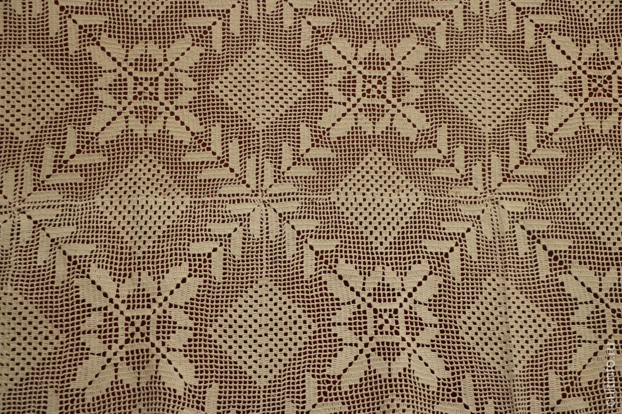 Выставка «Всё связано» открылась в Музее кружева