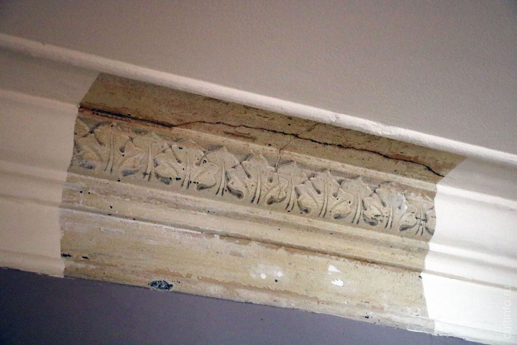 Белая «голландская» печь. Фото 8 июня 2022 года