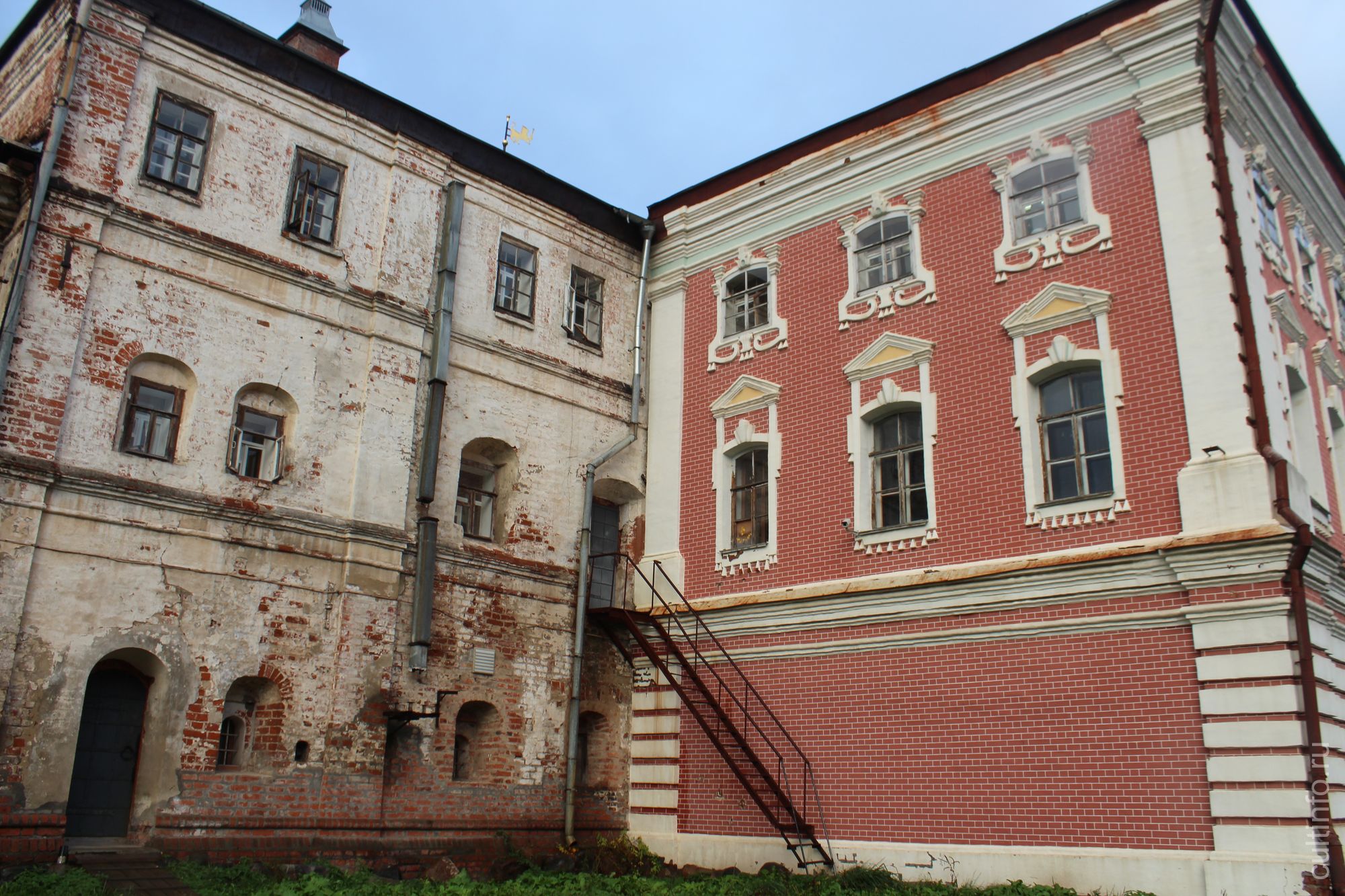 Иосифовский и Иринеевский корпуса