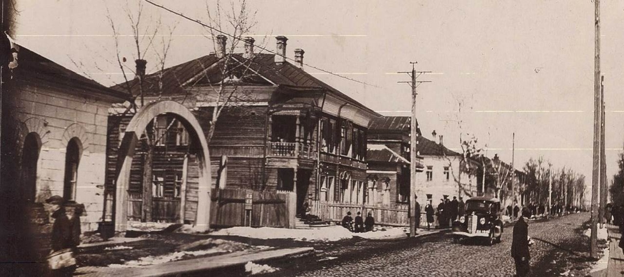 Изображение улицы Чернышевского. Фото М.В. Камина (1937 г.) Изображение улицы Чернышевского. Фото М.В. Камина (1937 г.)
