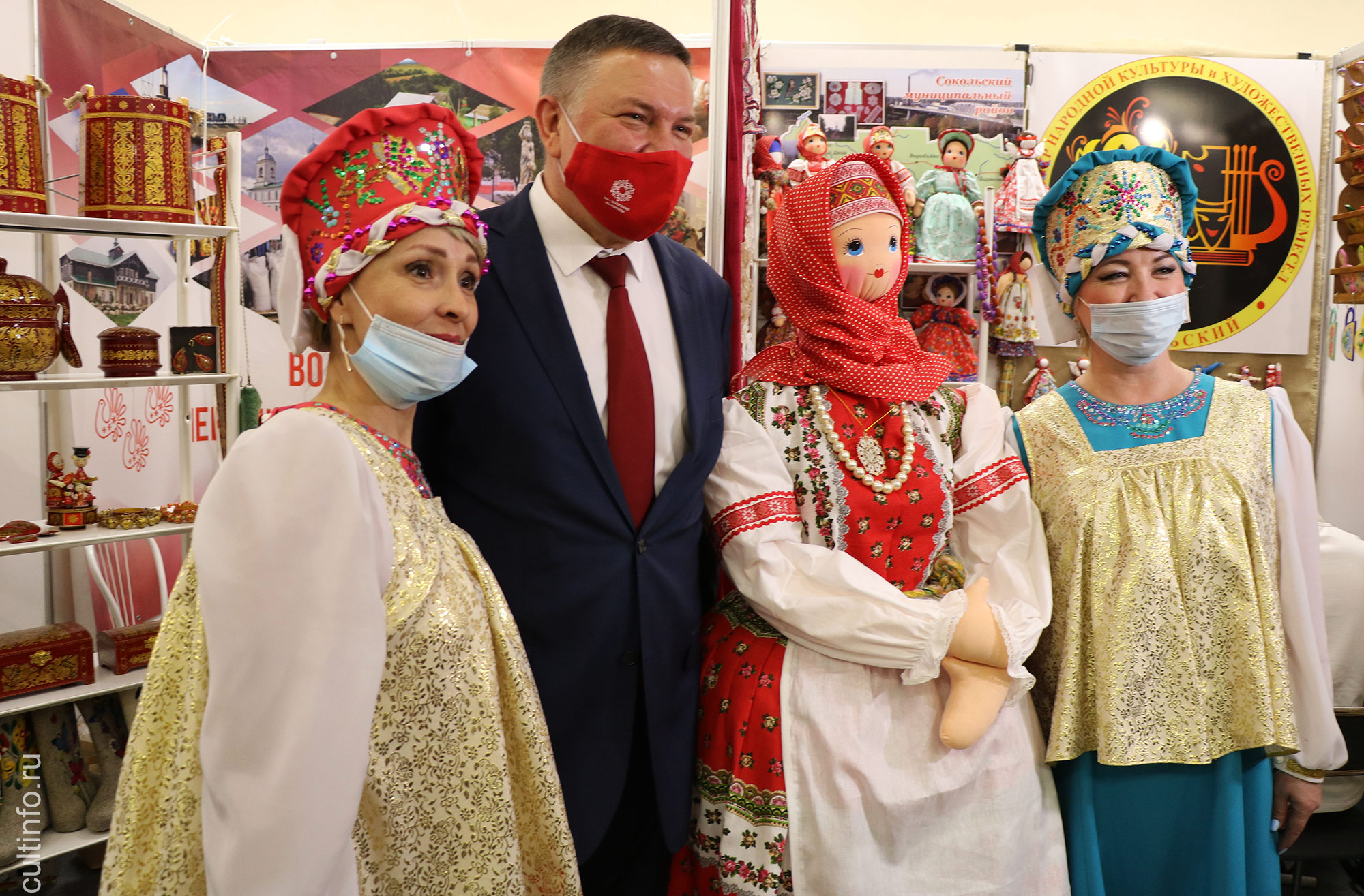 Открытие XIX Межрегиональной выставки «Ворота Севера» Открытие XIX Межрегиональной выставки «Ворота Севера»