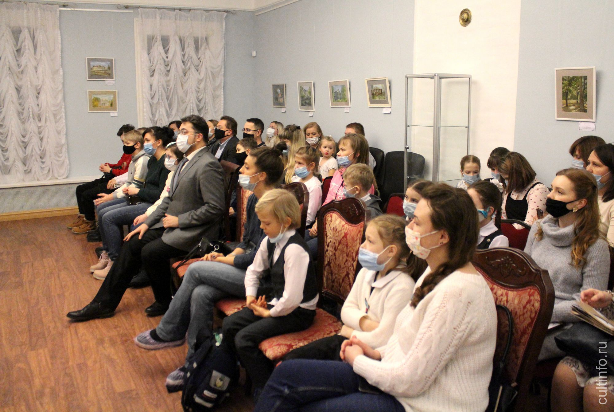 Награждение победителей и участников областного конкурса тревел-буков