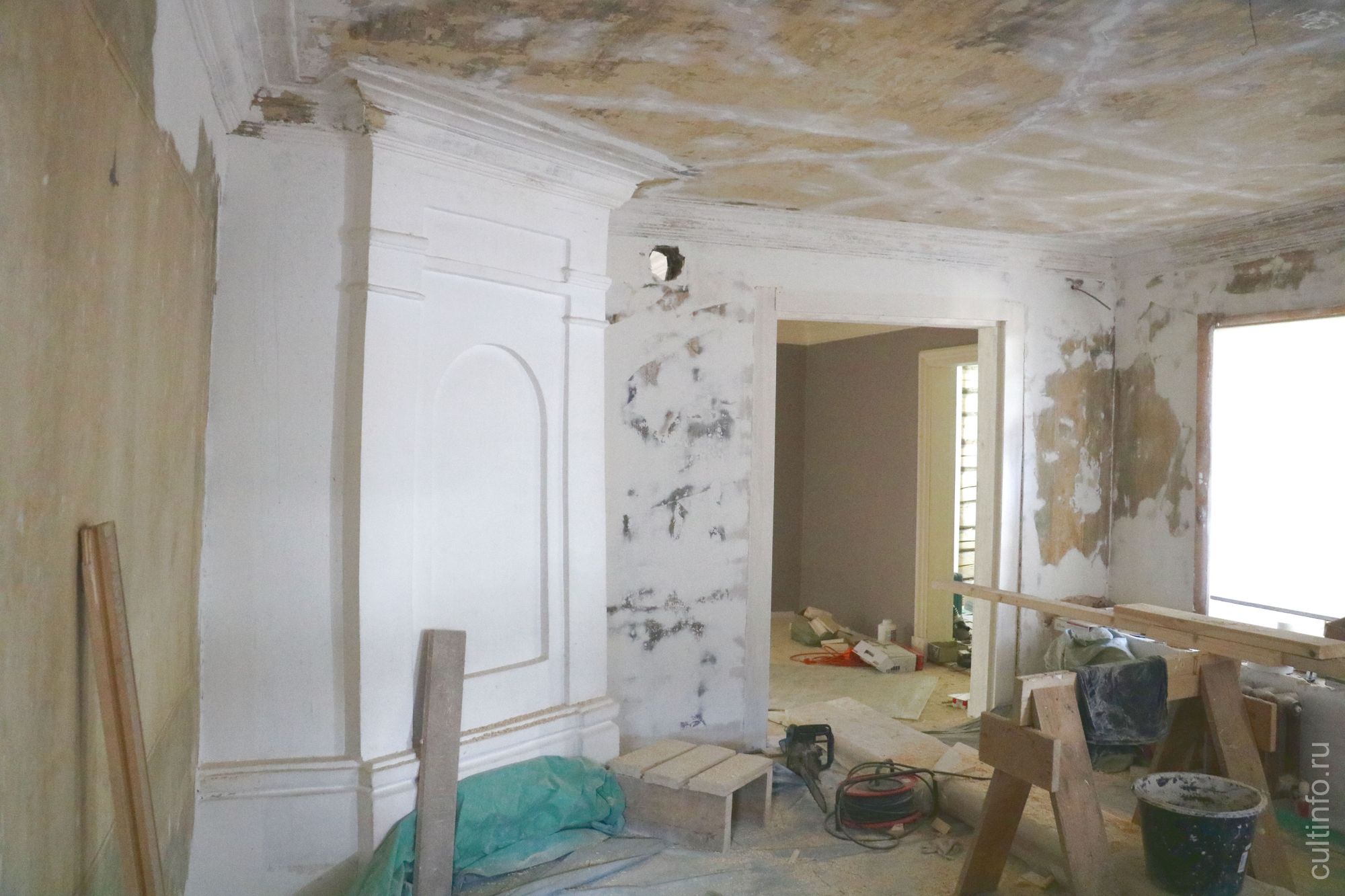 Белая «голландская» печь. Фото 8 июня 2022 года