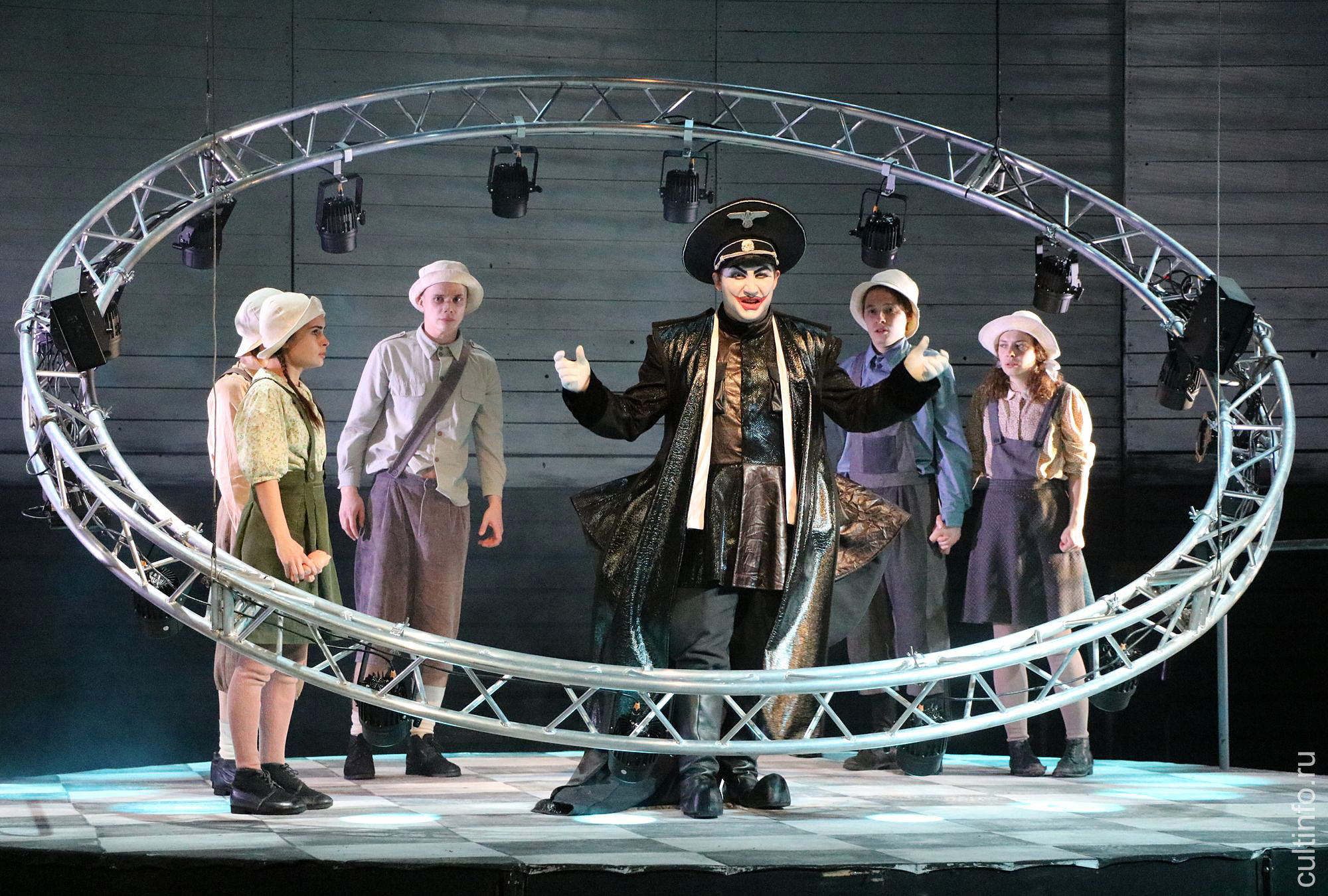 Спектакль Вологодского театра для детей и молодежи «Варшавский набат» (2020) 