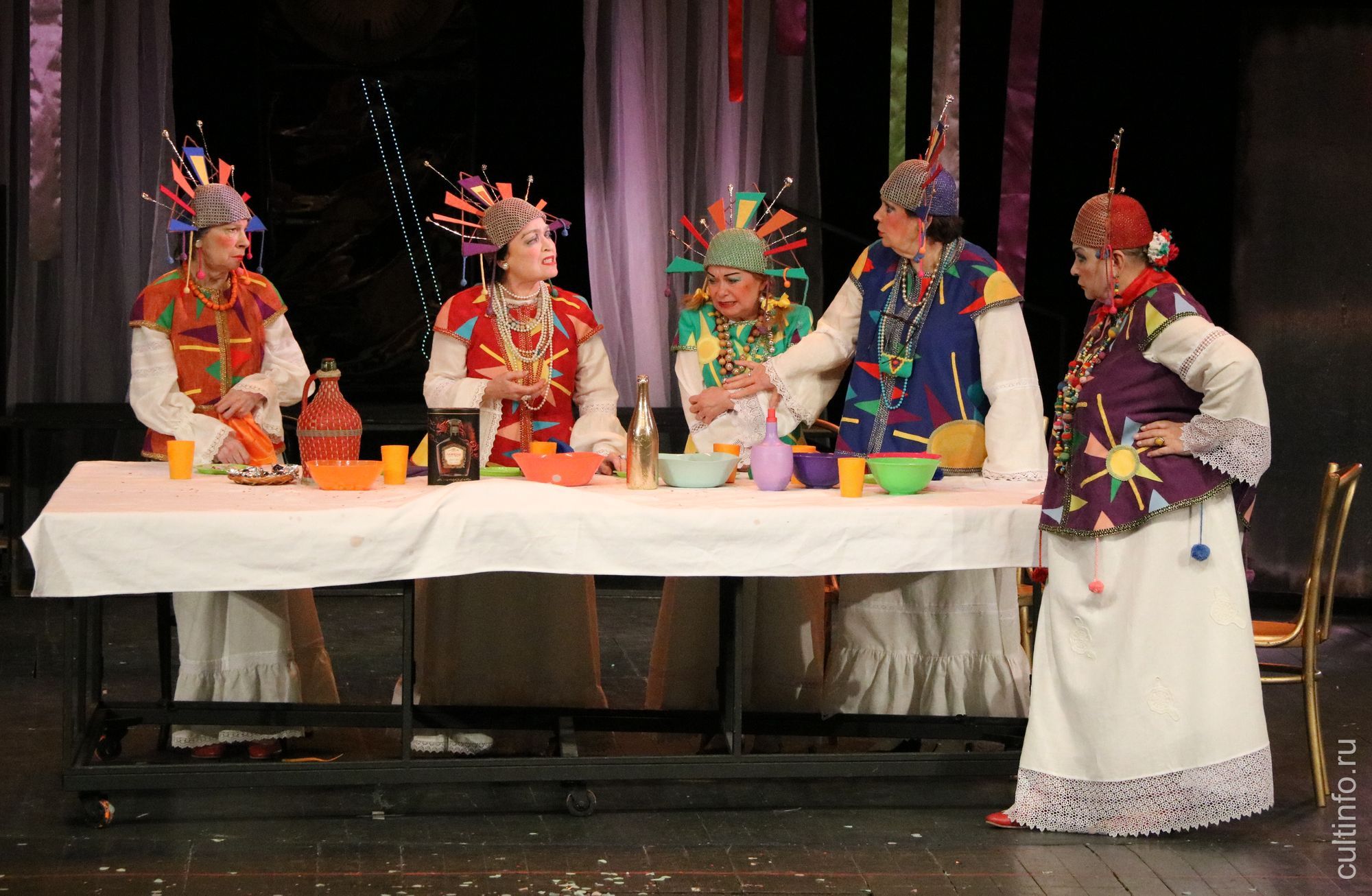 Спектакль Вологодского драматического театра «Баба Шанель»