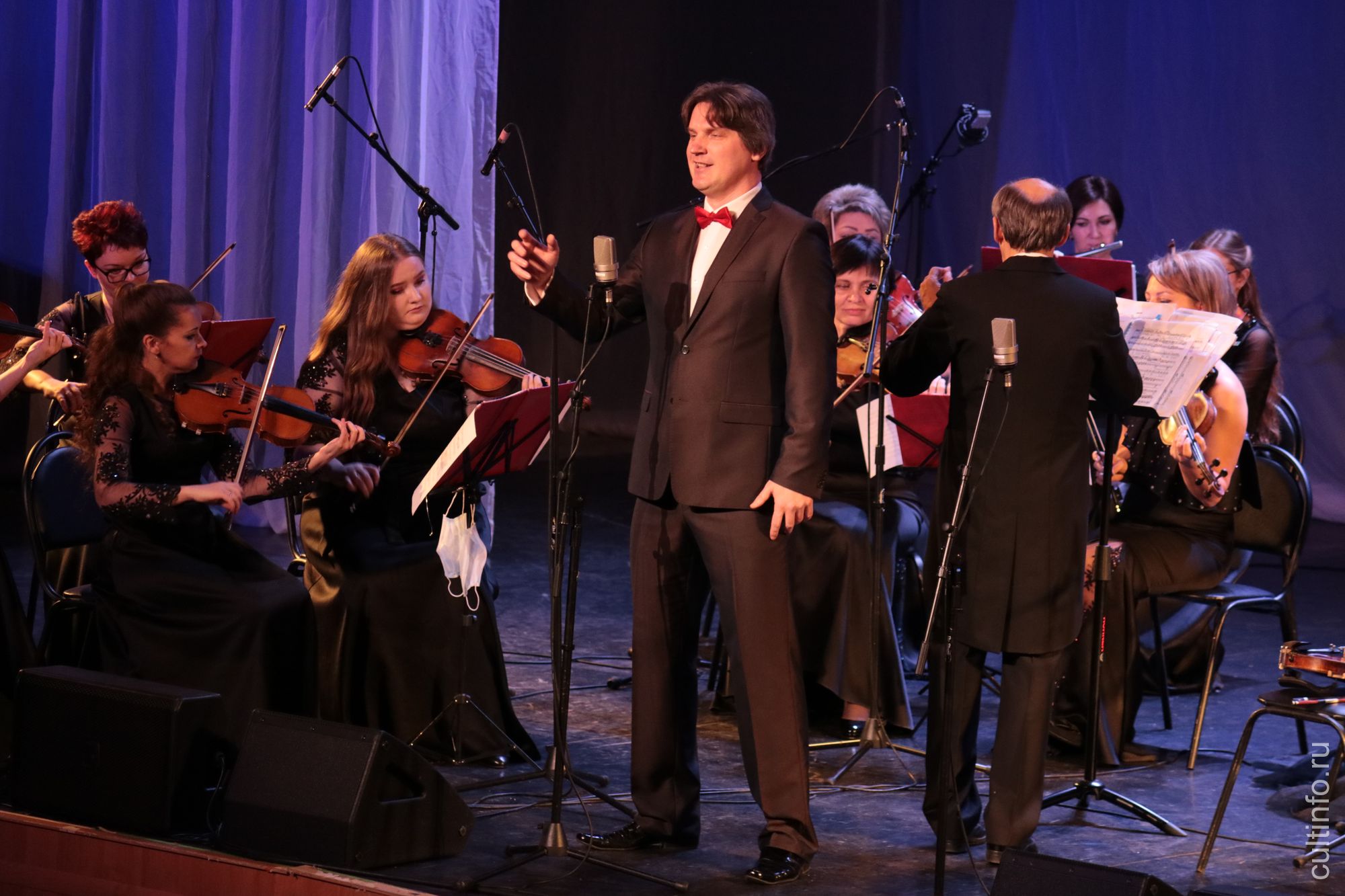 Солист Вологодской филармонии Антон Николаев