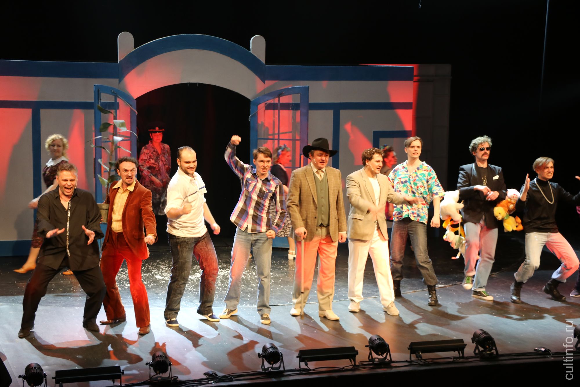 Спектакль Вологодского театра для детей и молодежи «Ностальгия по настоящему»