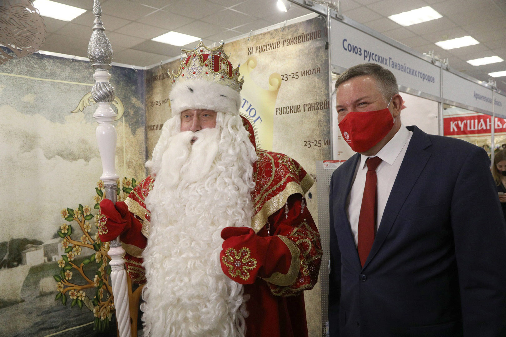 Открытие XIX Межрегиональной выставки «Ворота Севера». Фото vk.com/o.a.kuvshinnikov Открытие XIX Межрегиональной выставки «Ворота Севера». Фото vk.com/o.a.kuvshinnikov