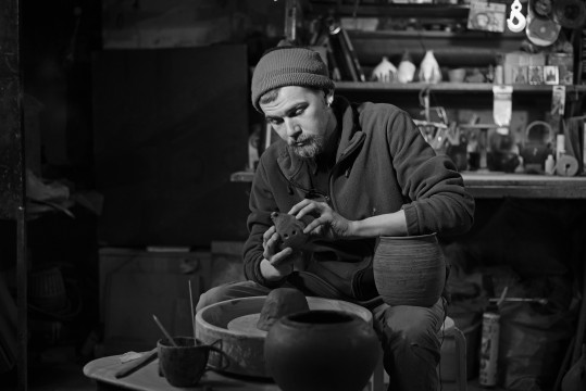 Центр «Резной палисад» приглашает вологжан на встречу с гончаром Иваном Беляевым