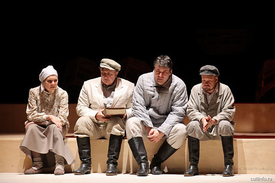 Спектакль «Привычное дело» по повести Василия Белова представили в Санкт-Петербурге на сцене театра «Балтийский Дом»