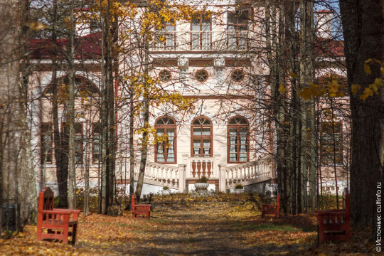 Фотовыставка Олега Зажигина, концерт Елены Распутько, детско-юношеские чтения запланированы в усадьбе Брянчаниновых в октябре