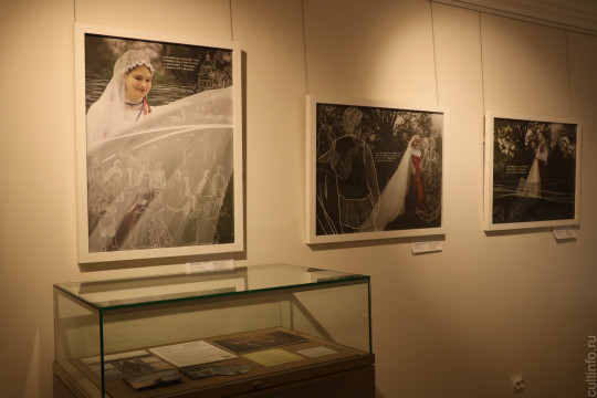 О затопленном селе Крохино и местной свадебной традиции рассказывает выставка «Розливались реки быстрые...» в Вологодском музее-заповеднике