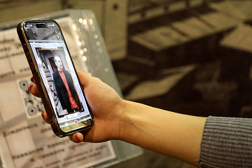 Участник СВО оживил Луначарского и Молотова в музее «Вологодская ссылка» с помощью нейросетей