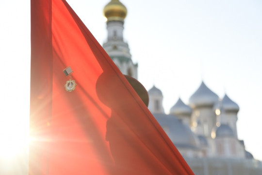 Орден «Город трудовой доблести и славы» вручили Вологде в День Государственного флага
