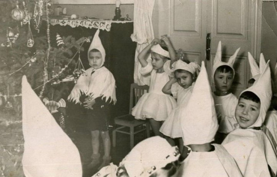 «С Новым годом! С Новым счастьем!»: в Вологодском кремле откроется праздничная выставка с легкой ноткой ностальгии