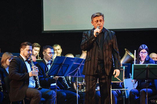 «Ради жизни на земле»: программу по мотивам поэмы Твардовского «Василий Тёркин» представят оркестр «Классик-модерн бэнд» и вологодские артисты