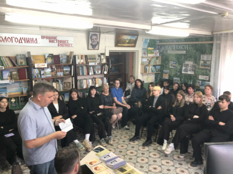 Три региона, тысячи километров и десятки встреч: писатели возрождают литературную жизнь в российской глубинке