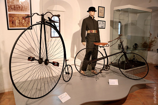 Cultinfo Weekend: посидеть в локомотиве, послушать гармонистов, собрать автомат, пообедать в полевой кухне и пойти на «Зов предков»