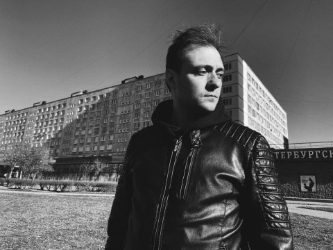 Яркий современный автор Егор Сергеев станет гостем поэтического квартирника на Гагарина