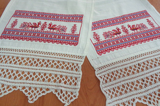 Полотенце было длиной 5 метров, и руки им не вытирали: о старинных рушниках рассказывает выставка в Вожегодском краеведческом музее  