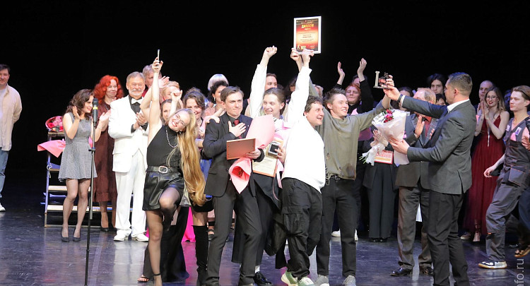 В День театра в Вологде объявили лауреатов именных актерских премий и победителей фестиваля «ВОТ»