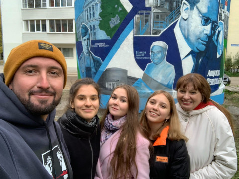 «Банка сгущенки»: в Соколе появился новый арт-объект, на котором изображены портреты знаменитых земляков