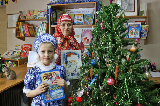 Новогодний выпуск передачи «Сказки с ОКцентом» расскажет ребятам добрую историю о зайцах и Дедушке Морозе