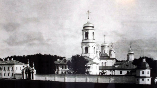 Вологжанам предлагают поделиться фотографиями Павло-Обнорского монастыря для проекта реставрации 