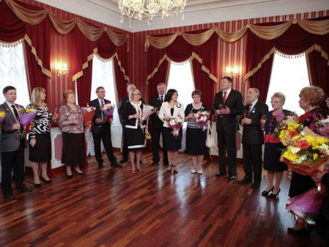 Губернатор Вологодской области Олег Кувшинников вручил государственные награды РФ