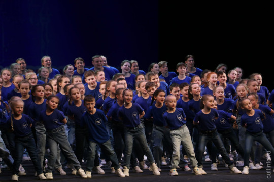 Около 200 юных артистов на сцене: 20-летие отметила вокально-театральная студия «Изумрудный город»