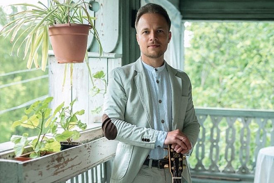 Любимые летние песни исполнит в библиотечному саду Даниил Шишкин