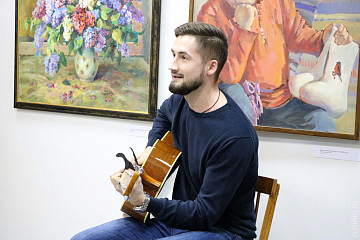 Послушать песни вологодских авторов в исполнении Михея Мазухина можно в спецбиблиотеке